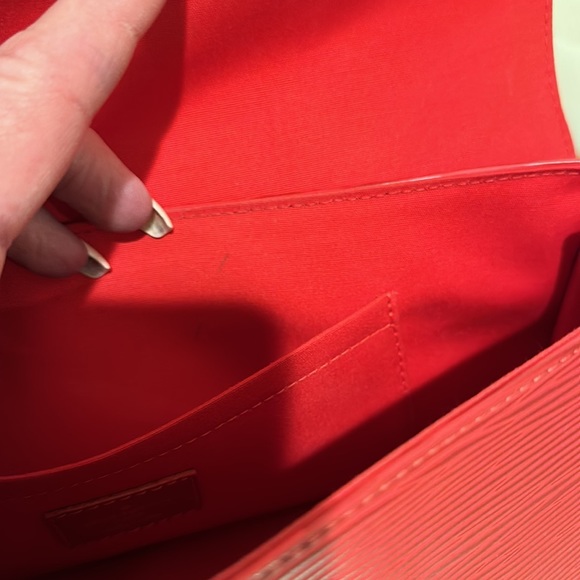 Louis Vuitton epi-BNWT - Picture 10 of 12